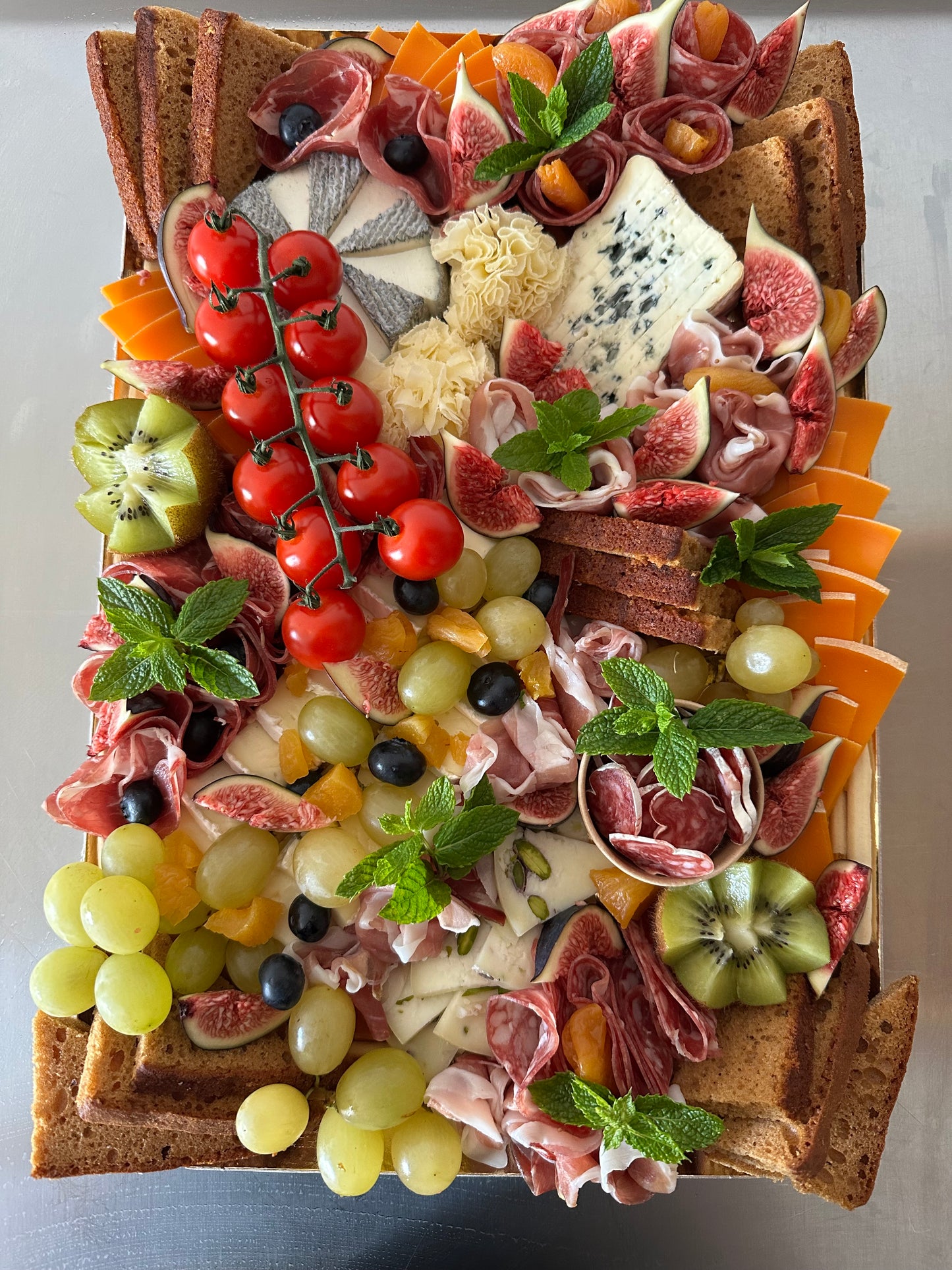 Plateau Apéro Grazing à partager 8 à 10 personnes